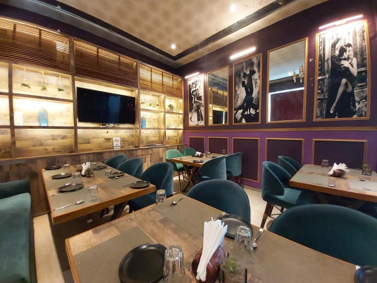 Hotel Ss Grandeur Лакхнау Экстерьер фото